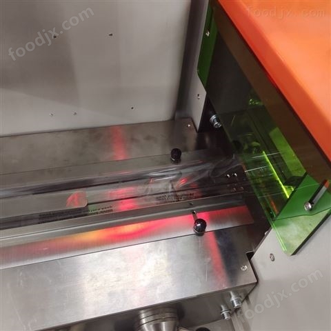 450帶托盒回轉式枕包機